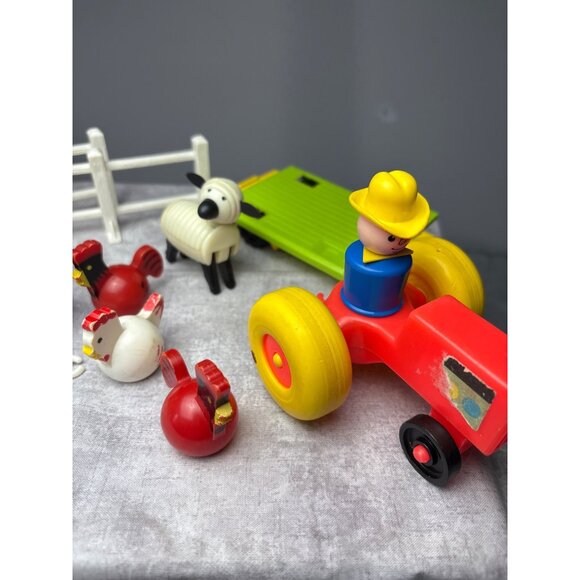 Fisher Price Little People Farm Set Tractor Animals Accessories Classic Kids Toy - Picture 4 of 16